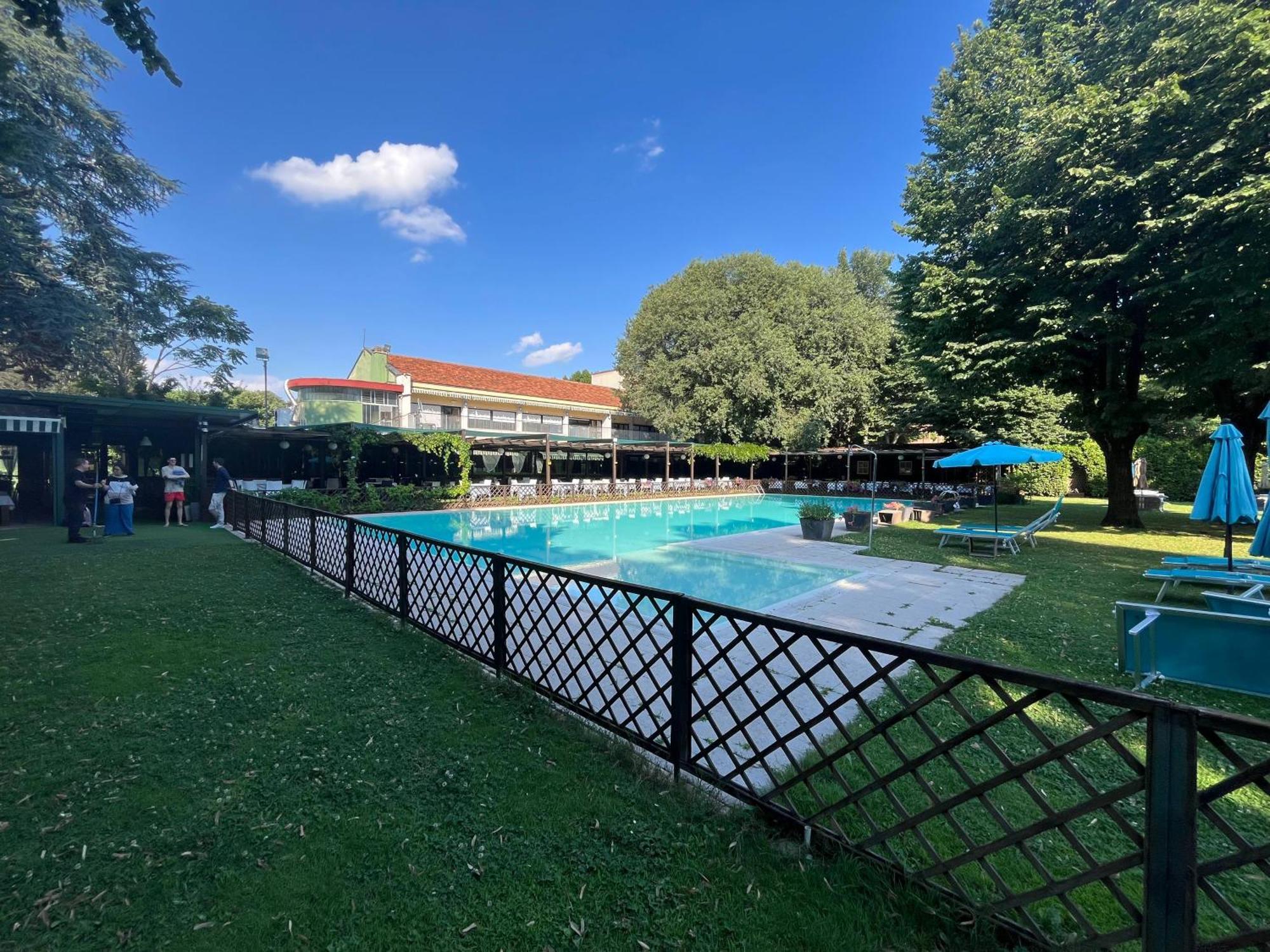 Hotel Sporting Brugherio Kültér fotó
