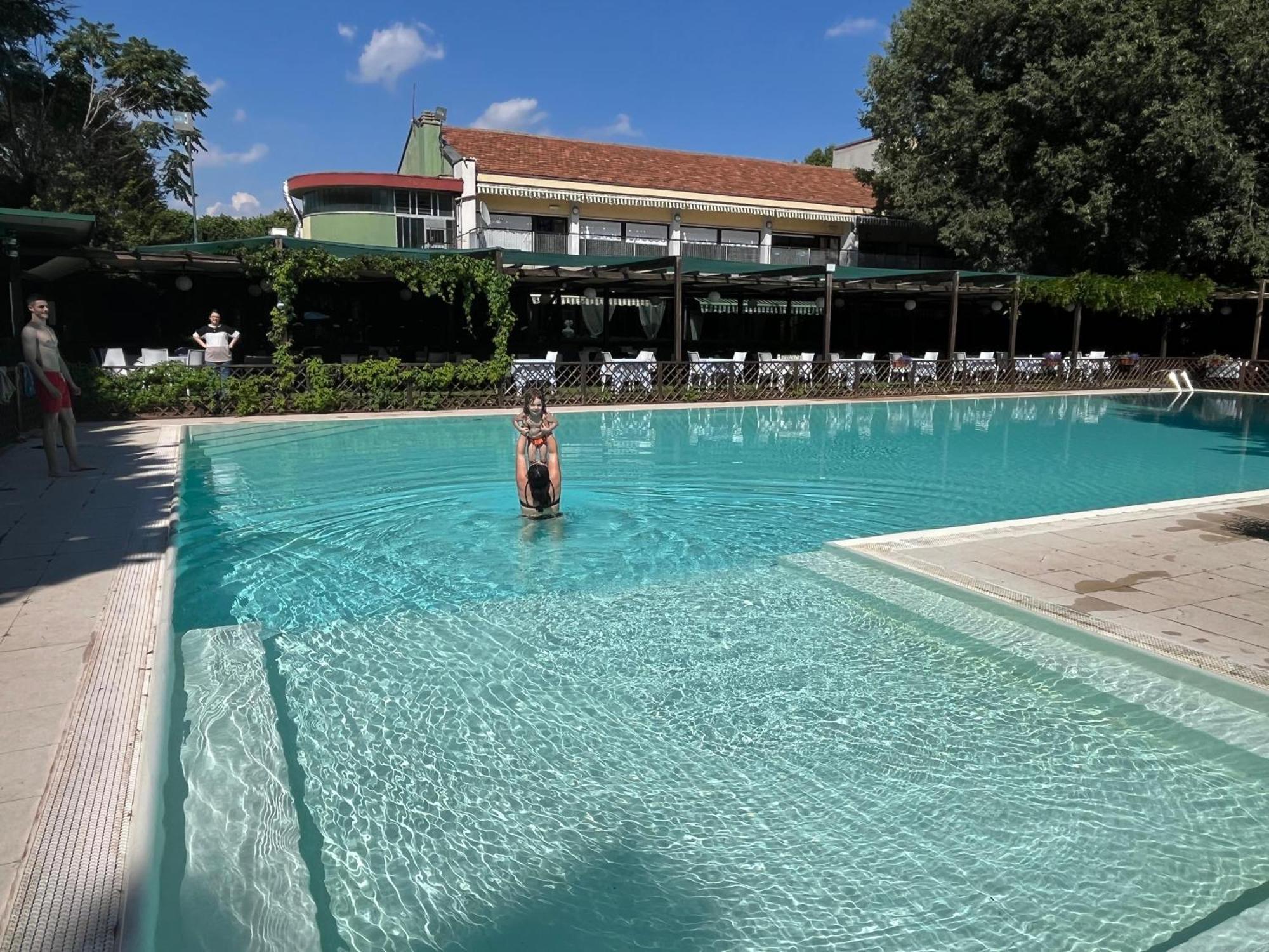 Hotel Sporting Brugherio Kültér fotó